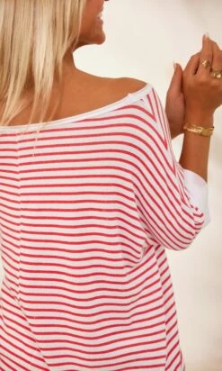 T-Shirt Oscar Oversize Blanc Marinière Rouge 11 T-Shirt Oscar Oversize Blanc Marinière Rouge -Vêtements Soldes 2024 facetune 29 01 2024 16 22 22