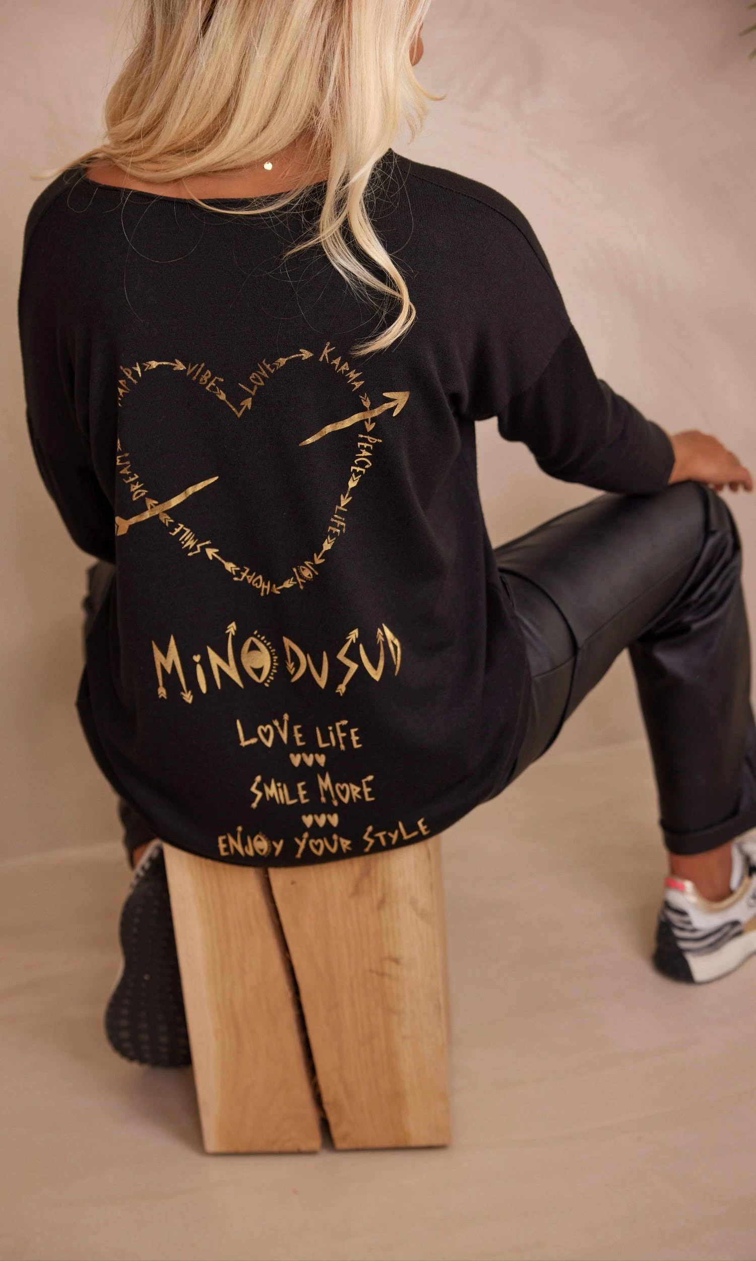 Pull Jango Noir Love Cupidon Or 5 Pull Jango Noir Love Cupidon Or – Image 3