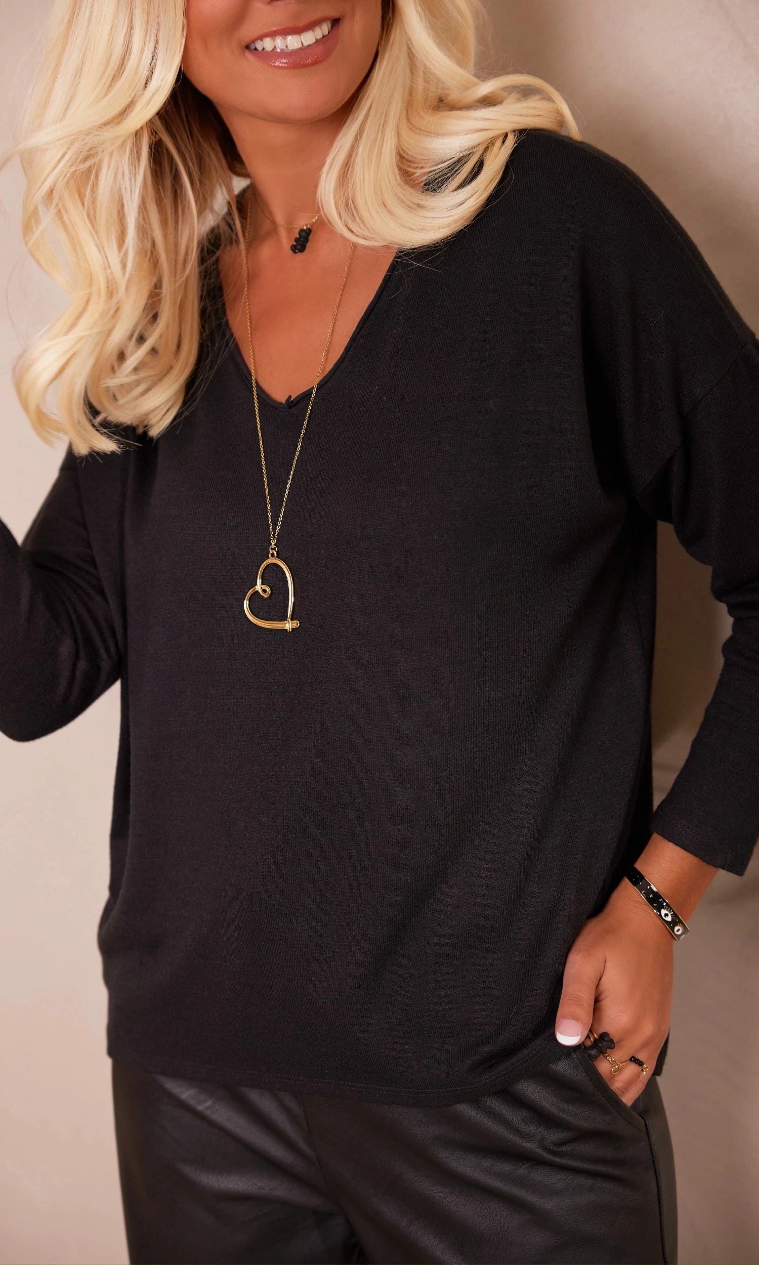 Pull Jango Noir Love Cupidon Or 9 Pull Jango Noir Love Cupidon Or – Image 7