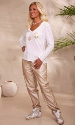 T-Shirt Magda ML Blanc Heart Joy Or 14 T-Shirt Magda ML Blanc Heart Joy Or -Vêtements Soldes 2024 facetune 29 08 2023 12 18 06 1