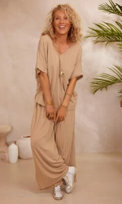 T-Shirt Arturo Oversize Beige Irisé -Vêtements Soldes 2024 facetune 29 08 2023 15 47 46 1