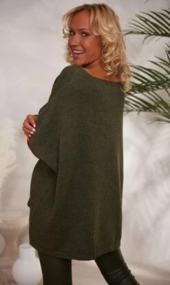 Pull Rayco Oversize Kaki Big Heart 14 Pull Rayco Oversize Kaki Big Heart -Vêtements Soldes 2024 facetune 29 11 2023 08 49 44