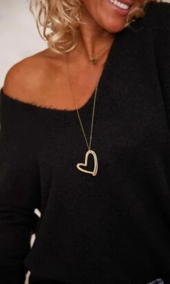 Pull Ryan Noir 13 Pull Ryan Noir -Vêtements Soldes 2024 facetune 29 11 2023 09 49 38