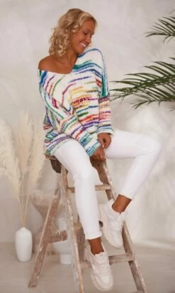 Pull Zack Oversize Blanc Cassé Stripes Multicolor -Vêtements Soldes 2024 facetune 29 11 2023 11 32 49