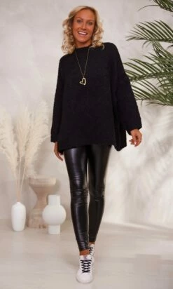 Pull Raphaël Oversize Noir 13 Pull Raphaël Oversize Noir -Vêtements Soldes 2024 facetune 29 11 2023 14 26 40