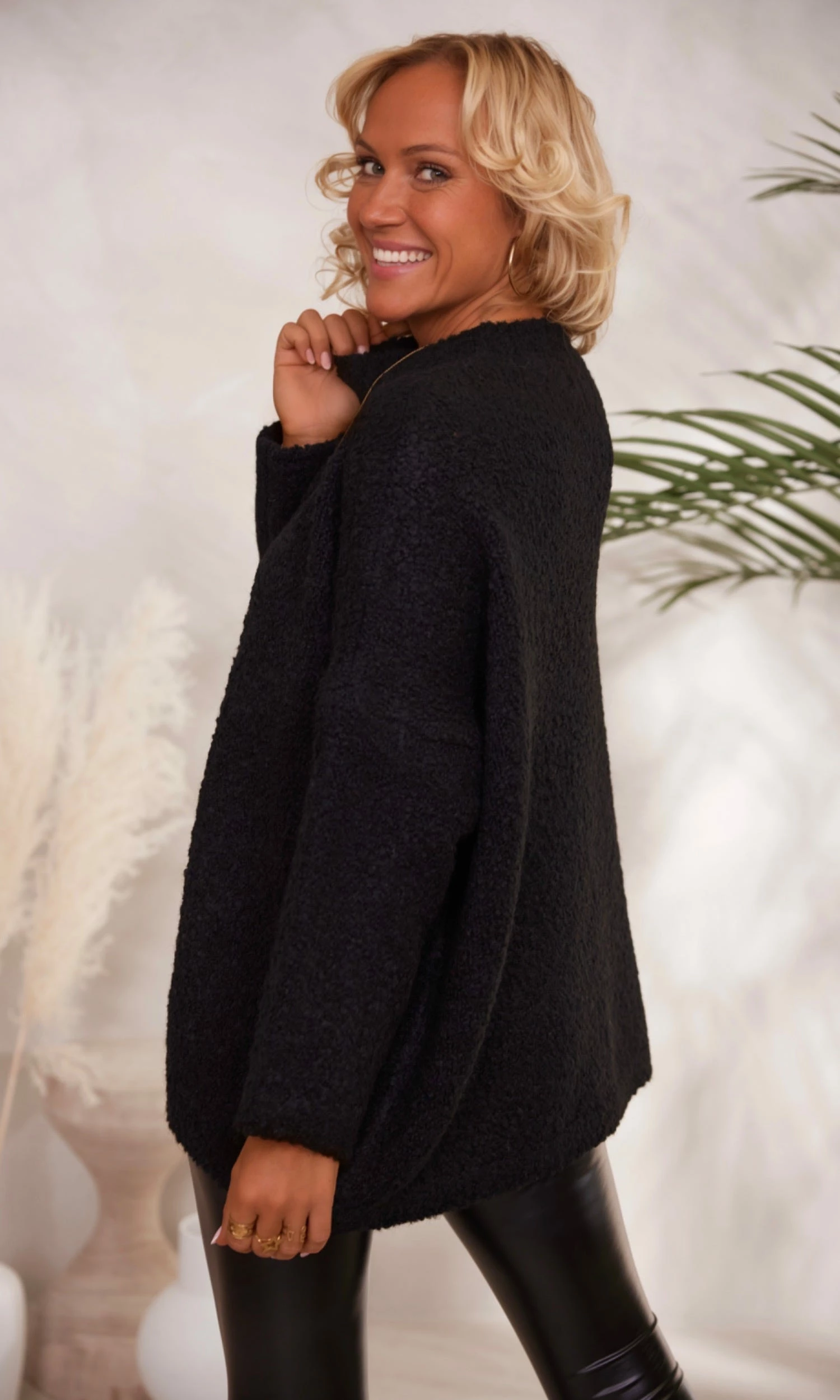 Pull Raphaël Oversize Noir 5 Pull Raphaël Oversize Noir – Image 3