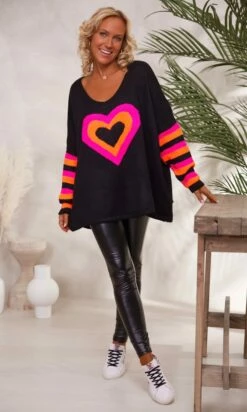 Pull Rayco Oversize Noir Big Heart 13 Pull Rayco Oversize Noir Big Heart -Vêtements Soldes 2024 facetune 29 11 2023 15 22 57