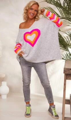 Pull Rayco Oversize Gris Clair Big Heart -Vêtements Soldes 2024 facetune 29 11 2023 16 37 59