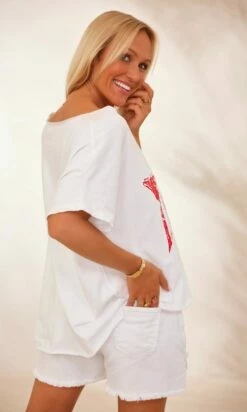 T-Shirt Solene Oversize Blanc Star Rouge -Vêtements Soldes 2024 facetune 30 01 2024 09 24 33
