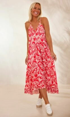 Robe Sakina Satin Royal Flower Rouge -Vêtements Soldes 2024 facetune 30 01 2024 10 49 34