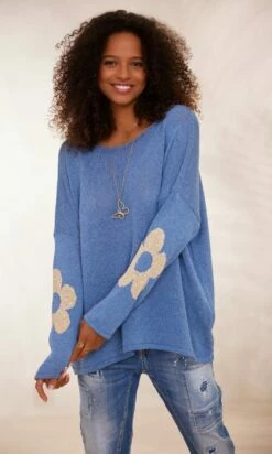 Pull Clovis Bleu Jean Flower Or -Vêtements Soldes 2024 facetune 30 01 2024 15 25 42