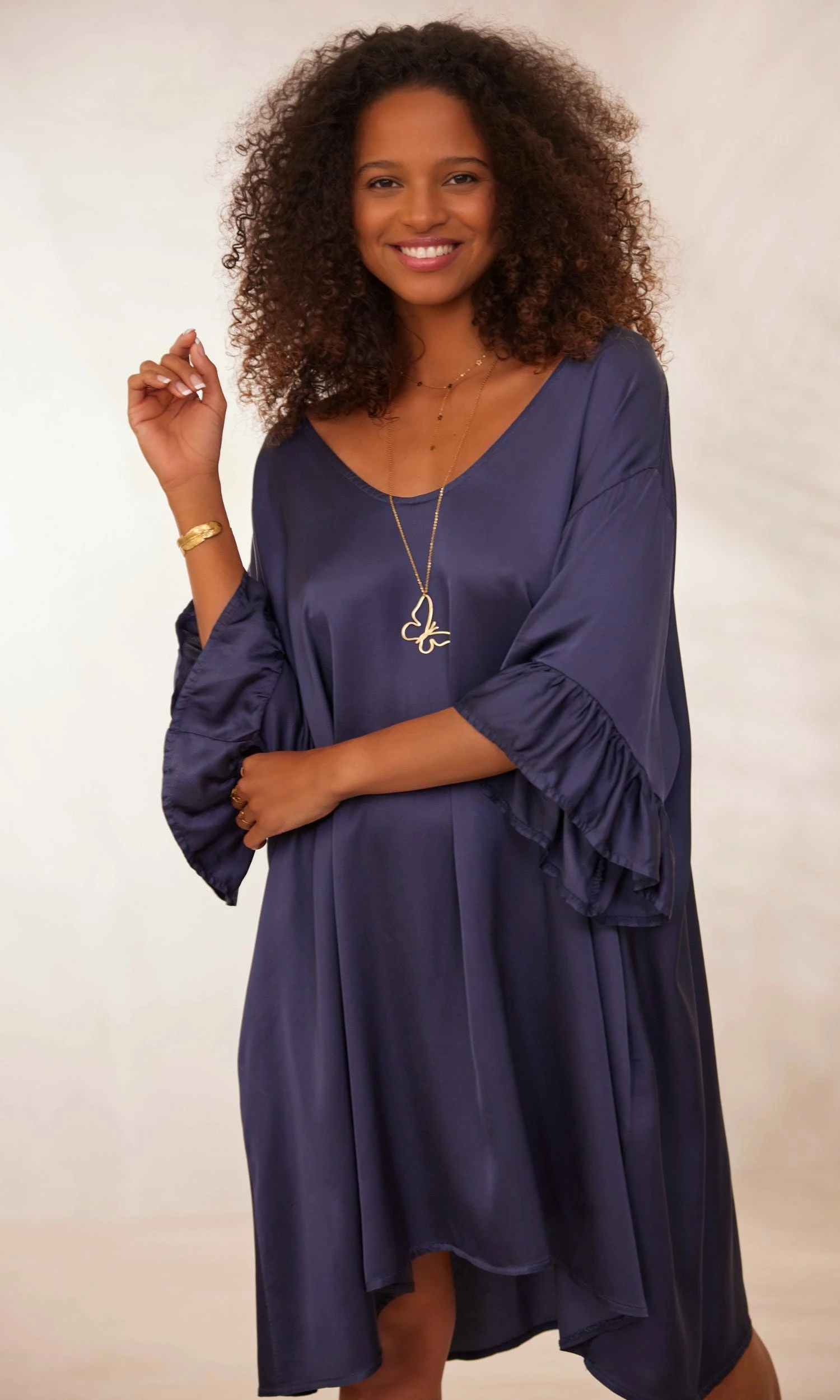 Petite Robe Levana Satin Bleu Marine 3 Petite Robe Levana Satin Bleu Marine