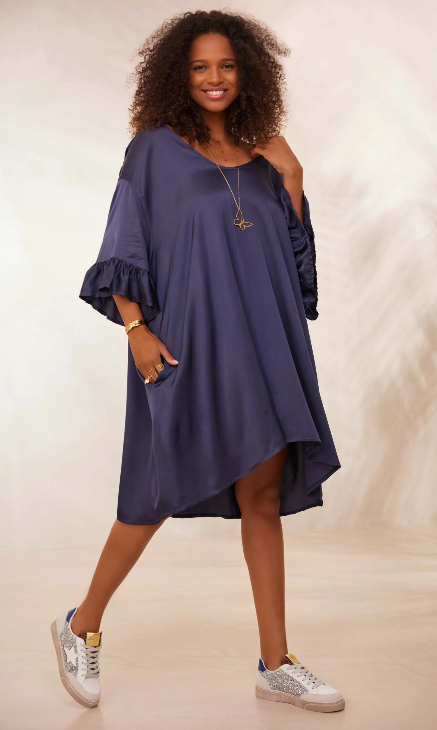 Petite Robe Levana Satin Bleu Marine 6 Petite Robe Levana Satin Bleu Marine – Image 4