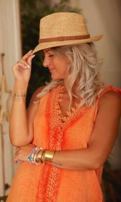 Robe Shannah Orange 14 Robe Shannah Orange -Vêtements Soldes 2024 facetune 30 03 2023 17 16 39