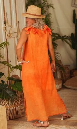 Robe Shannah Orange 13 Robe Shannah Orange -Vêtements Soldes 2024 facetune 30 03 2023 17 16 43