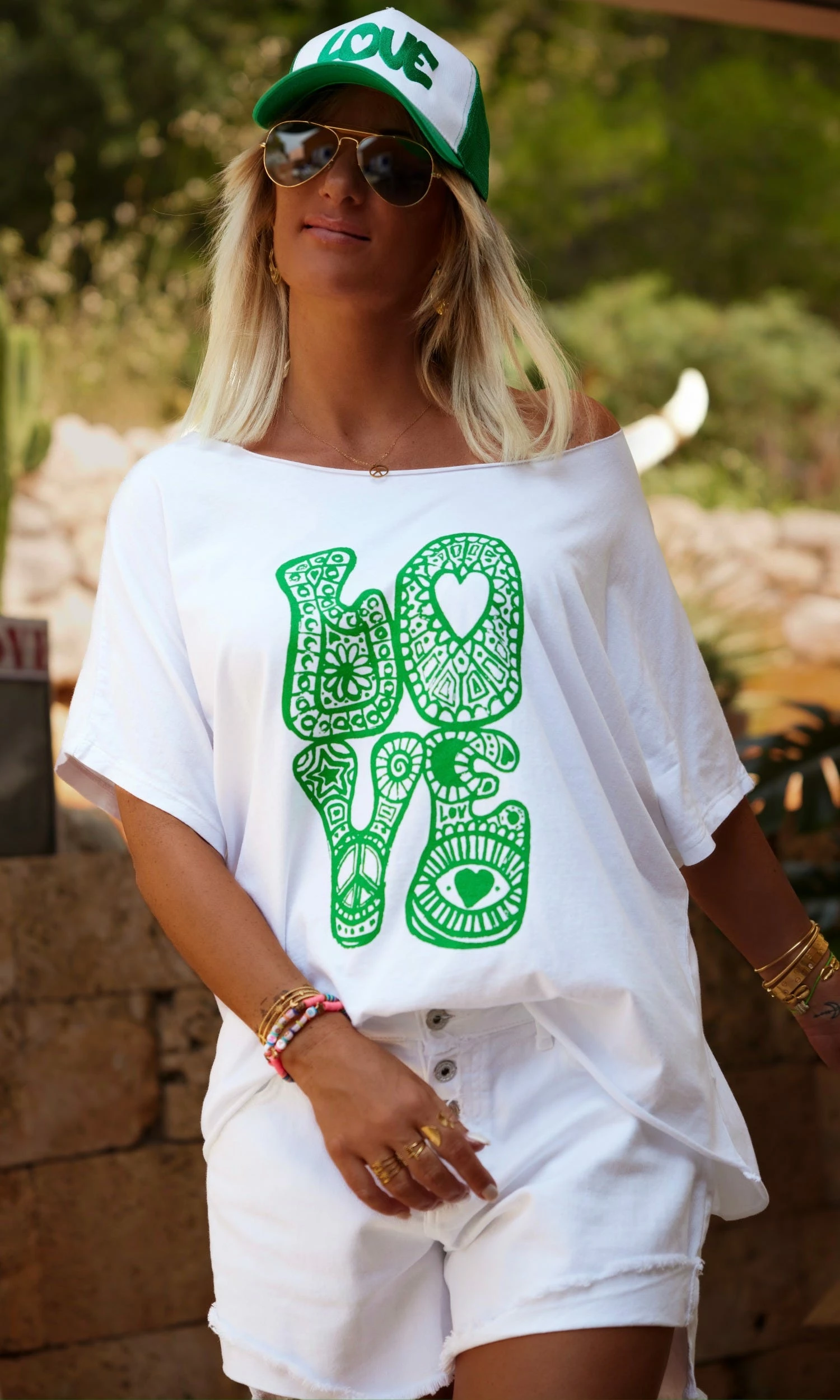 T-Shirt Solene Oversize Blanc Isalove Vert Brésil 4 T-Shirt Solene Oversize Blanc Isalove Vert Brésil – Image 2