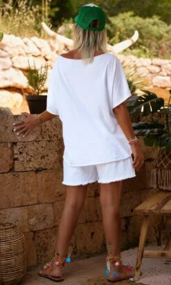 T-Shirt Solene Oversize Blanc Isalove Vert Brésil 13 T-Shirt Solene Oversize Blanc Isalove Vert Brésil -Vêtements Soldes 2024 facetune 30 06 2023 09 49 31 1