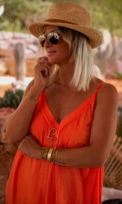 Robe De Plage Miranda Orange -Vêtements Soldes 2024 facetune 30 06 2023 09 59 22