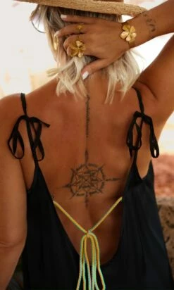 Petite Robe Laly Satin Noir -Vêtements Soldes 2024 facetune 30 06 2023 16 24 49