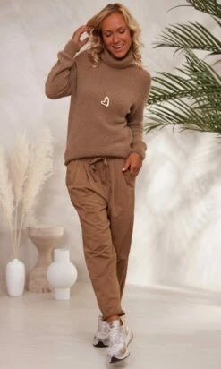 Pull Basic Col Roulé Camel -Vêtements Soldes 2024 facetune 30 11 2023 11 20 36 1