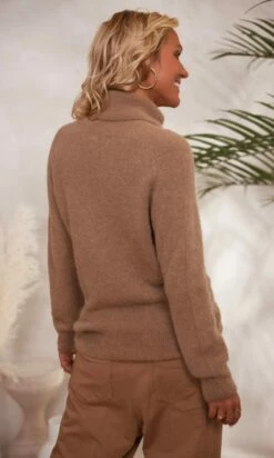 Pull Basic Col Roulé Camel -Vêtements Soldes 2024 facetune 30 11 2023 11 32 08 1