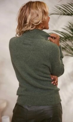 Pull Basic Col Roulé Kaki 11 Pull Basic Col Roulé Kaki -Vêtements Soldes 2024 facetune 30 11 2023 11 38 05