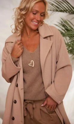 Pull Basic Col V Camel 11 Pull Basic Col V Camel -Vêtements Soldes 2024 facetune 30 11 2023 12 22 04