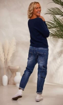 Pull Basic Col V Bleu Marine -Vêtements Soldes 2024 facetune 30 11 2023 12 57 08 2
