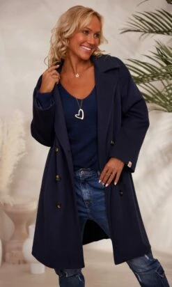 Pull Basic Col V Bleu Marine -Vêtements Soldes 2024 facetune 30 11 2023 14 01 53 2