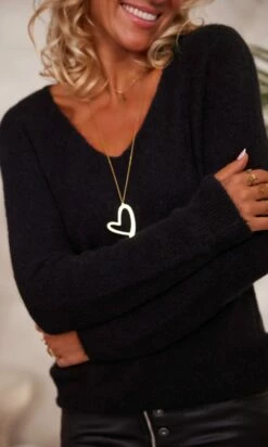 Pull Basic Col V Noir -Vêtements Soldes 2024 facetune 30 11 2023 14 26 45 1