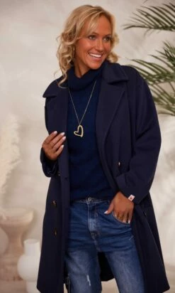 Pull Basic Col Roulé Bleu Marine -Vêtements Soldes 2024 facetune 30 11 2023 16 22 37