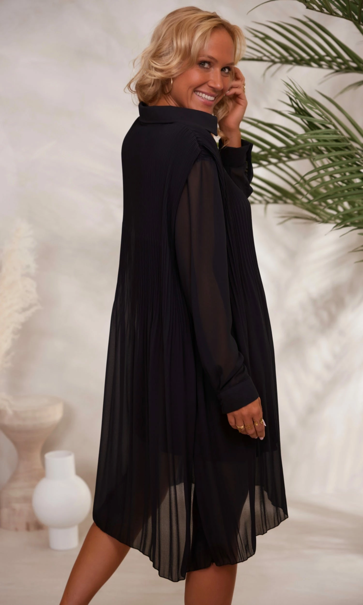 Petite Robe Syana Noir 7 Petite Robe Syana Noir – Image 5