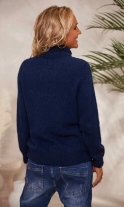 Pull Basic Col Roulé Bleu Marine -Vêtements Soldes 2024 facetune 30 11 2023 16 32 06