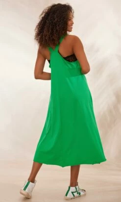 Robe Catalina Ultra-Light Vert Brésil -Vêtements Soldes 2024 facetune 31 01 2024 09 38 50