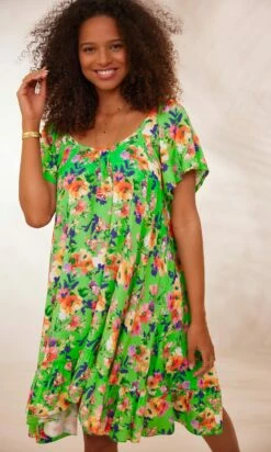 Petite Robe Tess Vert Spring Shine -Vêtements Soldes 2024 facetune 31 01 2024 09 45 14 1