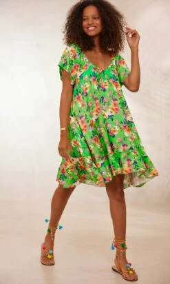 Petite Robe Tess Vert Spring Shine -Vêtements Soldes 2024 facetune 31 01 2024 10 05 57 1