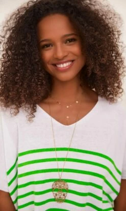 Pull Yann MC Oversize Blanc Marinière Vert Brésil -Vêtements Soldes 2024 facetune 31 01 2024 10 20 45