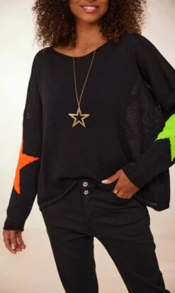 Pull Austin Noir Star Multicolor -Vêtements Soldes 2024 facetune 31 01 2024 11 42 59
