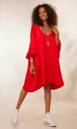 Petite Robe Levana Satin Rouge -Vêtements Soldes 2024 facetune 31 01 2024 12 58 45 1