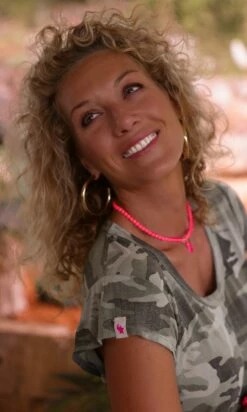 T-Shirt Essentiel Col V Kaki Camouflage -Vêtements Soldes 2024 img 2445 facetune 26 06 2023 14 30 47