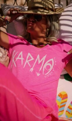 T-Shirt Magda Rose Fluo Karma Blanc -Vêtements Soldes 2024 img 2591 facetune 28 06 2023 12 02 49