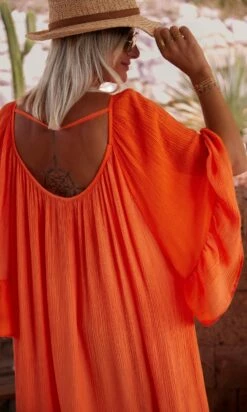 Robe De Plage Alizée Orange 15 Robe De Plage Alizée Orange -Vêtements Soldes 2024 img 2681 facetune 29 06 2023 12 00 12