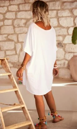 T-Shirt Iloé Oversize Blanc Lucky Eye 11 T-Shirt Iloé Oversize Blanc Lucky Eye -Vêtements Soldes 2024 img 3147 facetune 21 07 2023 09 31 59