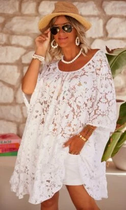 Petite Robe Joana Oversize Dentelle Blanc 15 Petite Robe Joana Oversize Dentelle Blanc -Vêtements Soldes 2024 img 3185 facetune 25 07 2023 12 18 46