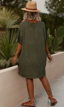 T-Shirt Iloé Oversize Kaki Lucky Eye -Vêtements Soldes 2024 img 3714 facetune 27 07 2023 09 16 04